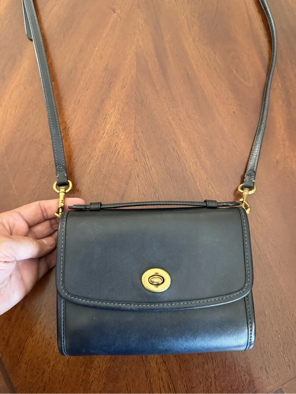 Coach Kip Turnlock Crossbody
Handbag in Black - Picture 1 of 4